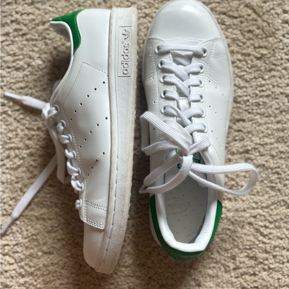 Adidas Woman's sneakers- Stan Smith
White/Green